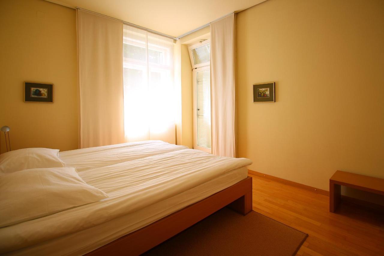 Apartments Villa Boltez Kranj Ngoại thất bức ảnh