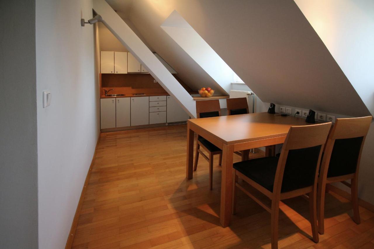 Apartments Villa Boltez Kranj Ngoại thất bức ảnh