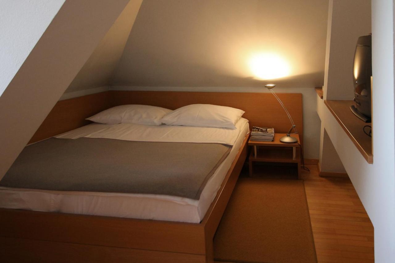 Apartments Villa Boltez Kranj Ngoại thất bức ảnh