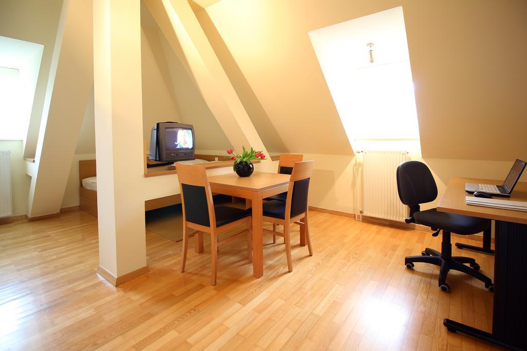 Apartments Villa Boltez Kranj Phòng bức ảnh