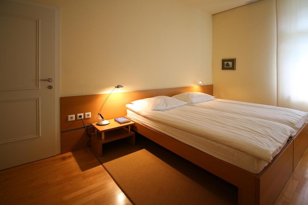 Apartments Villa Boltez Kranj Ngoại thất bức ảnh