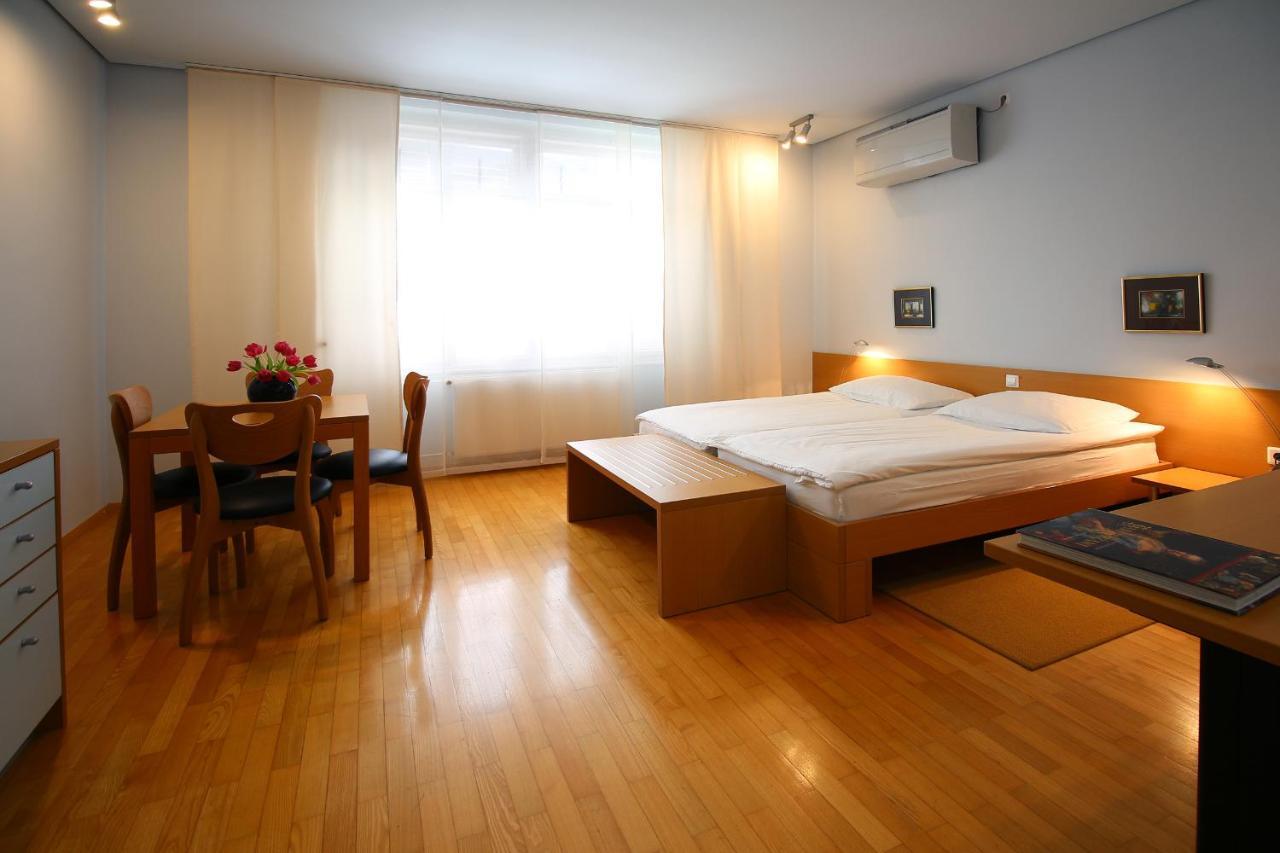 Apartments Villa Boltez Kranj Ngoại thất bức ảnh